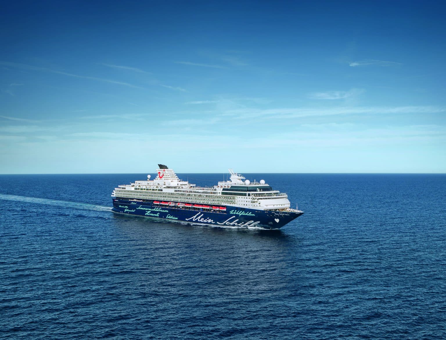 Mein Schiff Hongkong mit Japan · ab 2299 € inkl. Flug