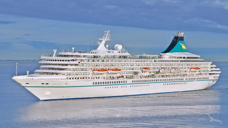 Phoenix Seereisen – MS Artania auf See