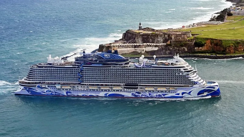 Norwegian Viva vor Puerto Rico