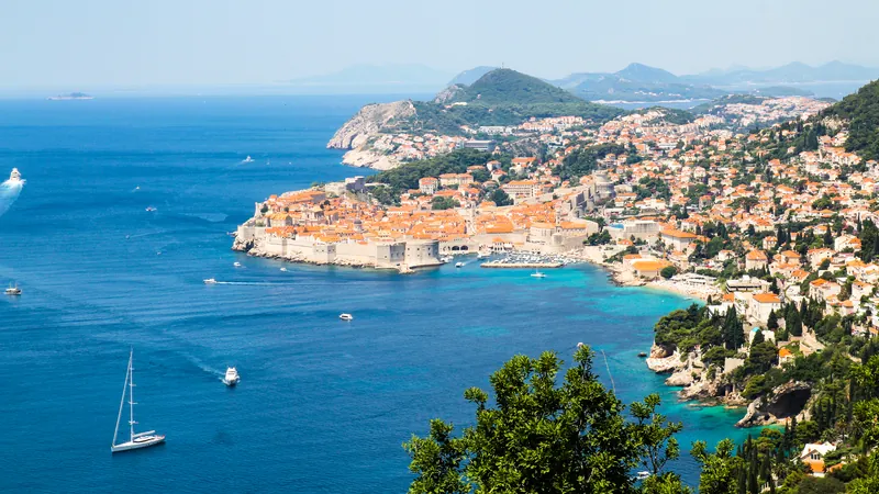 Altstadt von Dubrovnik an der Adria – Küstenkreuzfahrt in Dalmatien mit nicko cruises