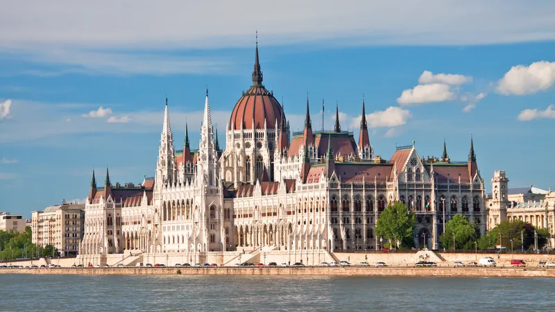 Parlament in Budapest an der Donau – Donau-Flusskreuzfahrt mit nicko cruises