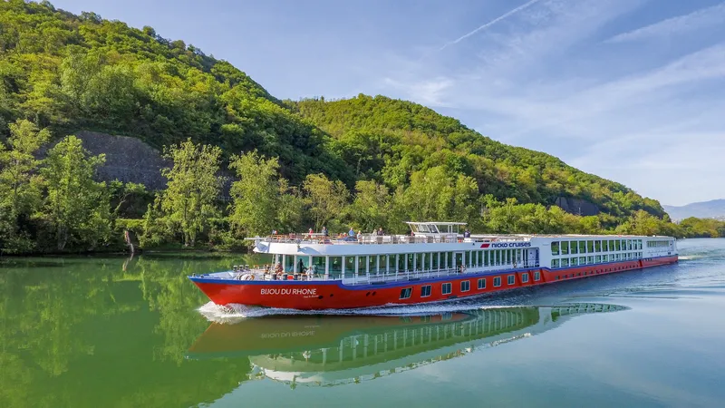 Flussschiff BIJOU DU RHÔNE von nicko cruises auf der Rhône