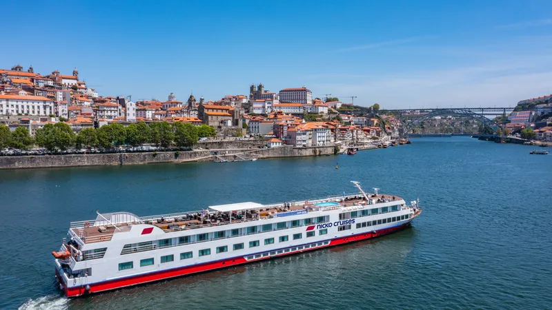 DOURO QUEEN von nicko cruises auf dem Douro vor Porto