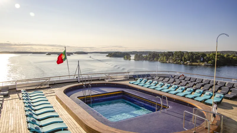 Oasis Pool am Heck der VASCO DA GAMA