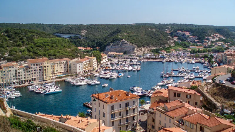 Hafen von Bonifacio auf Korsika – Mittelmeer-Kreuzfahrt mit der VASCO DA GAMA