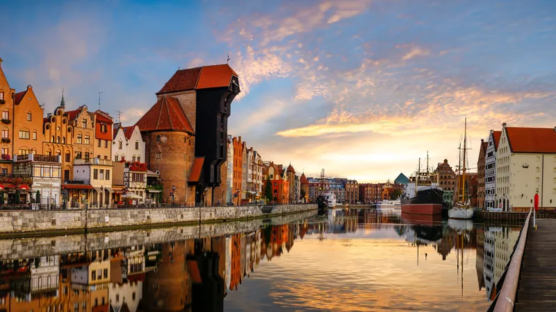 Krantor und Altstadt von Danzig an der Mottlau – Ostsee-Kreuzfahrt mit der VASCO DA GAMA